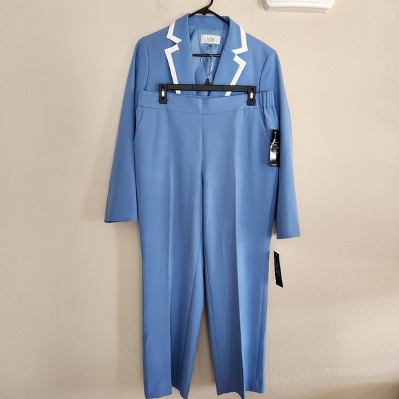 Le Suit Blue Contrast Tipped 2 Piece Pant Suit Set Size 12P NWT Office - Picture 2 of 14